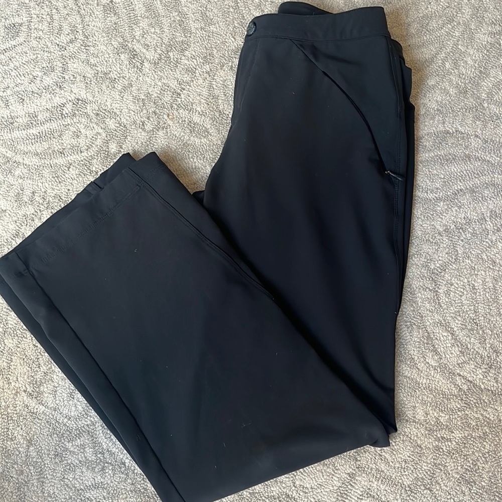 Woman’s LL Bean Black Trail Pants Size 6